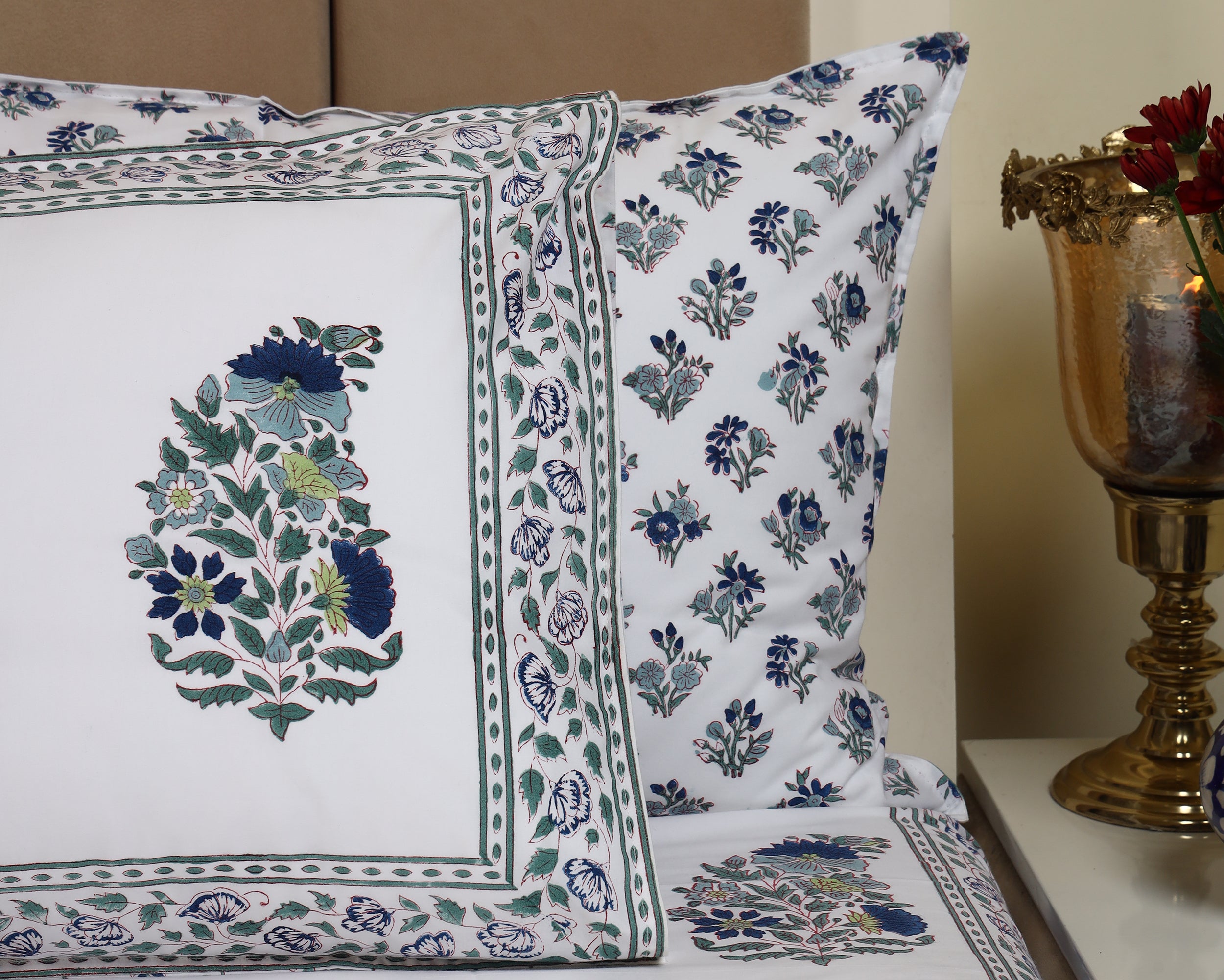 Indigo Bloom Paisley Bedsheet and Dohar Set