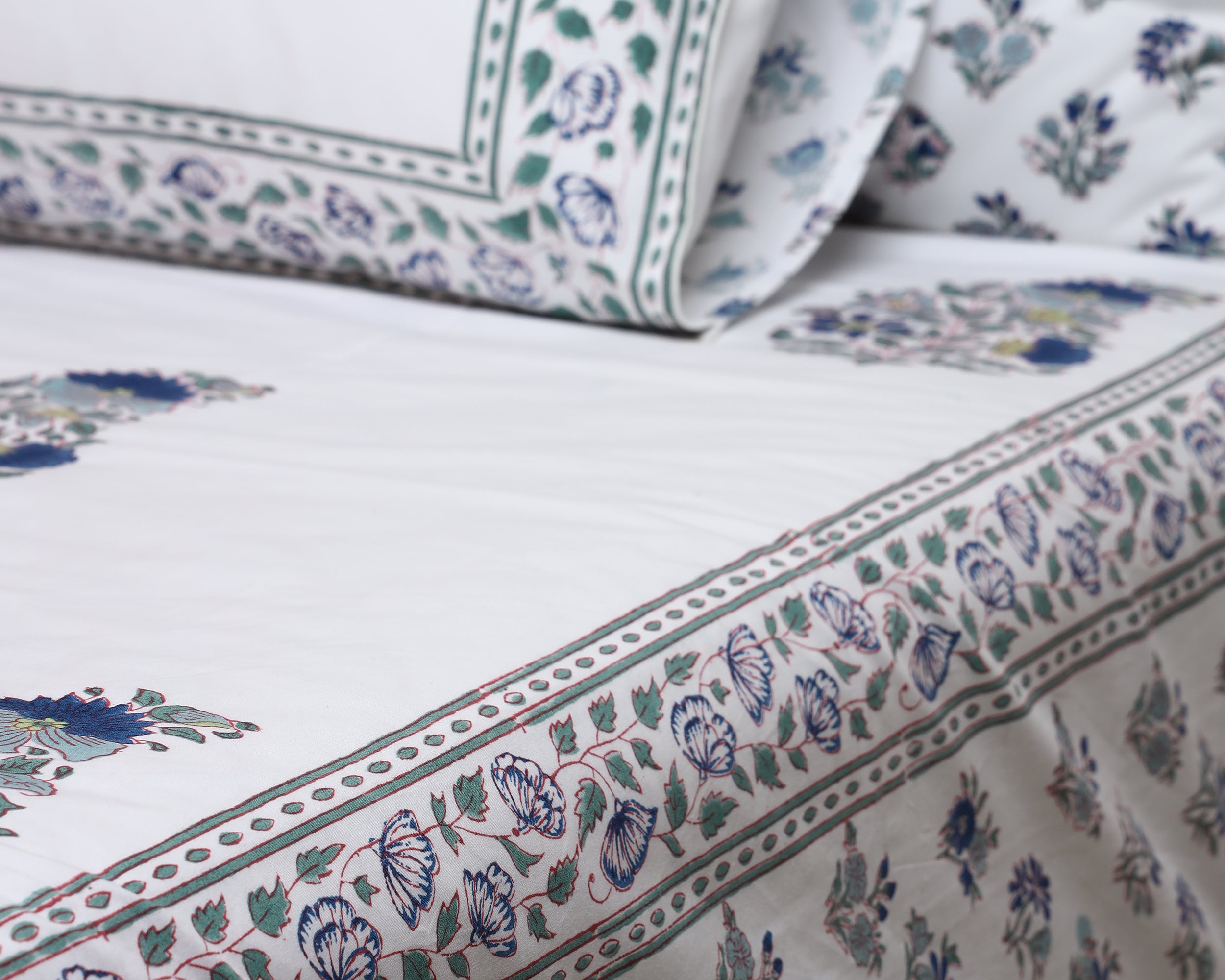 Indigo Bloom Paisley Bedsheet
