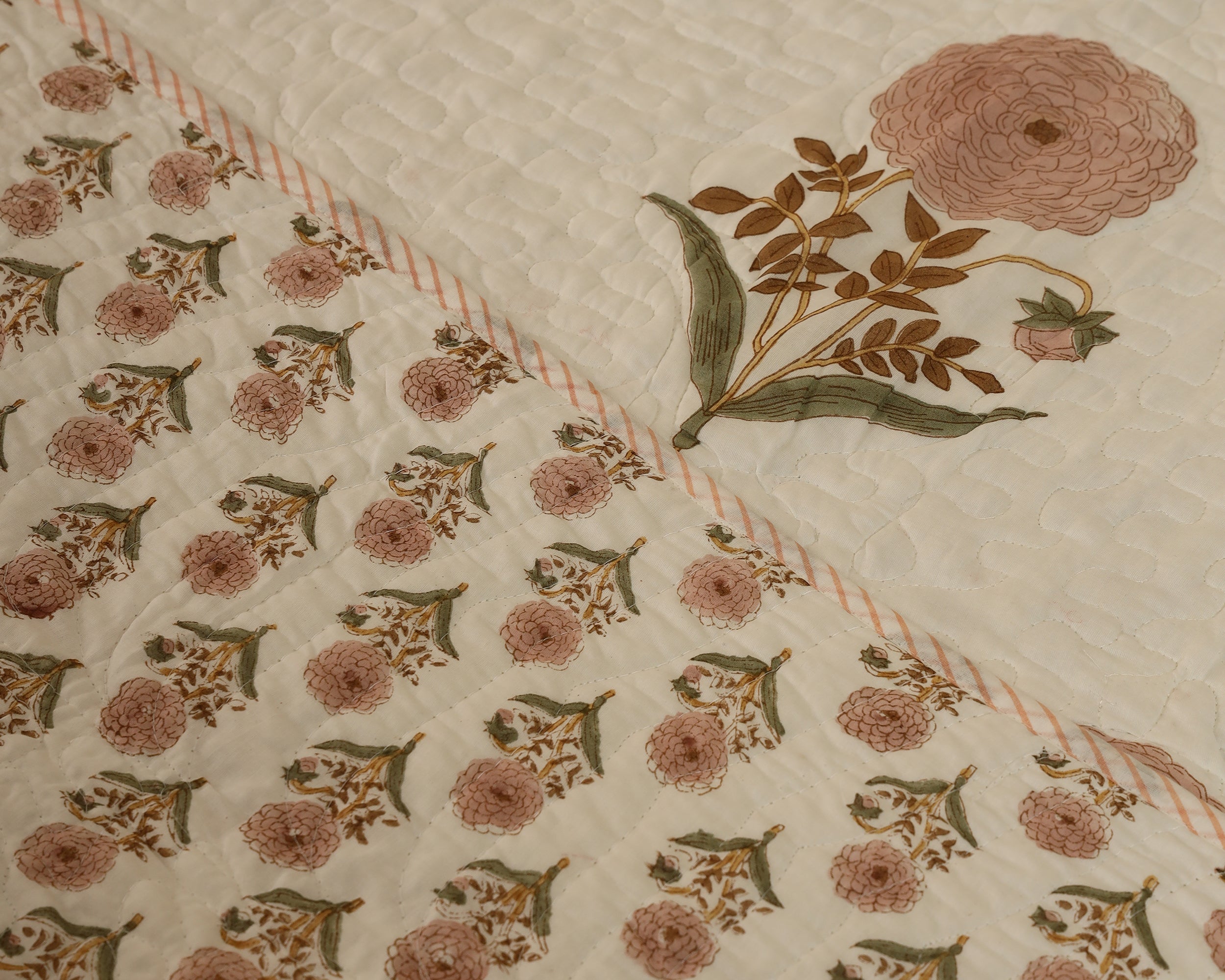 Floral Majesty Quilted bedcover Reversible